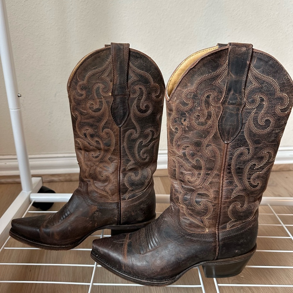 Cavender’s Brown Western Cowboy Boots